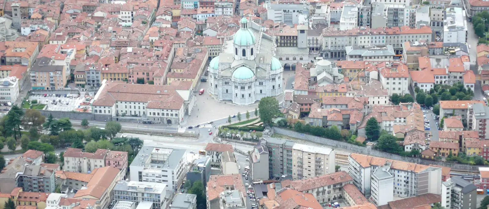 Como vista dall'alto: la citta e il lago
